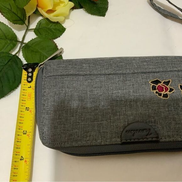 NEW TRAVELON RFID BLOCKING WALLET -  GRAY WITH EMBROIDERED FLOWERS - Picture 9 of 13